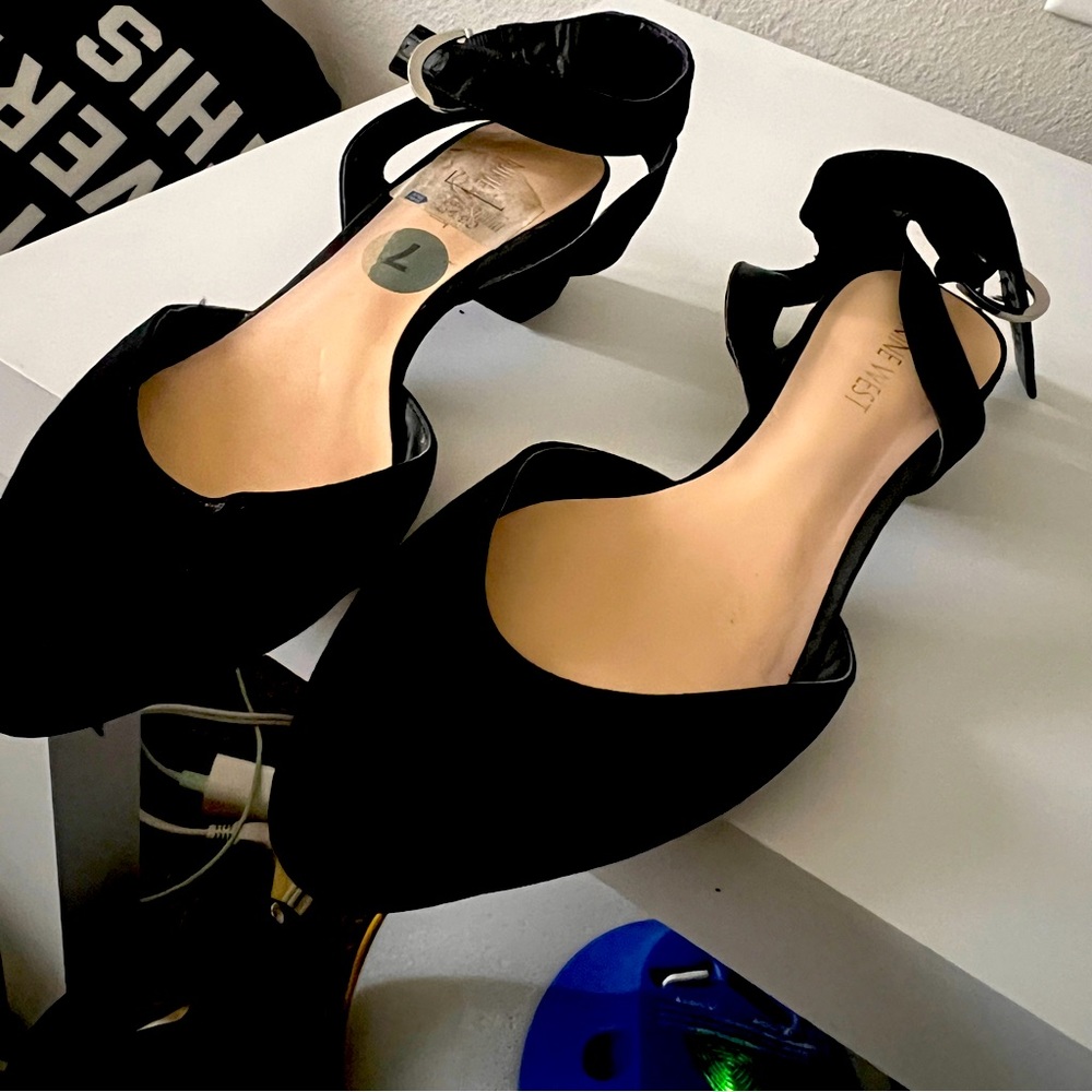 Nine West kitten heel black velour Mary Jane’s